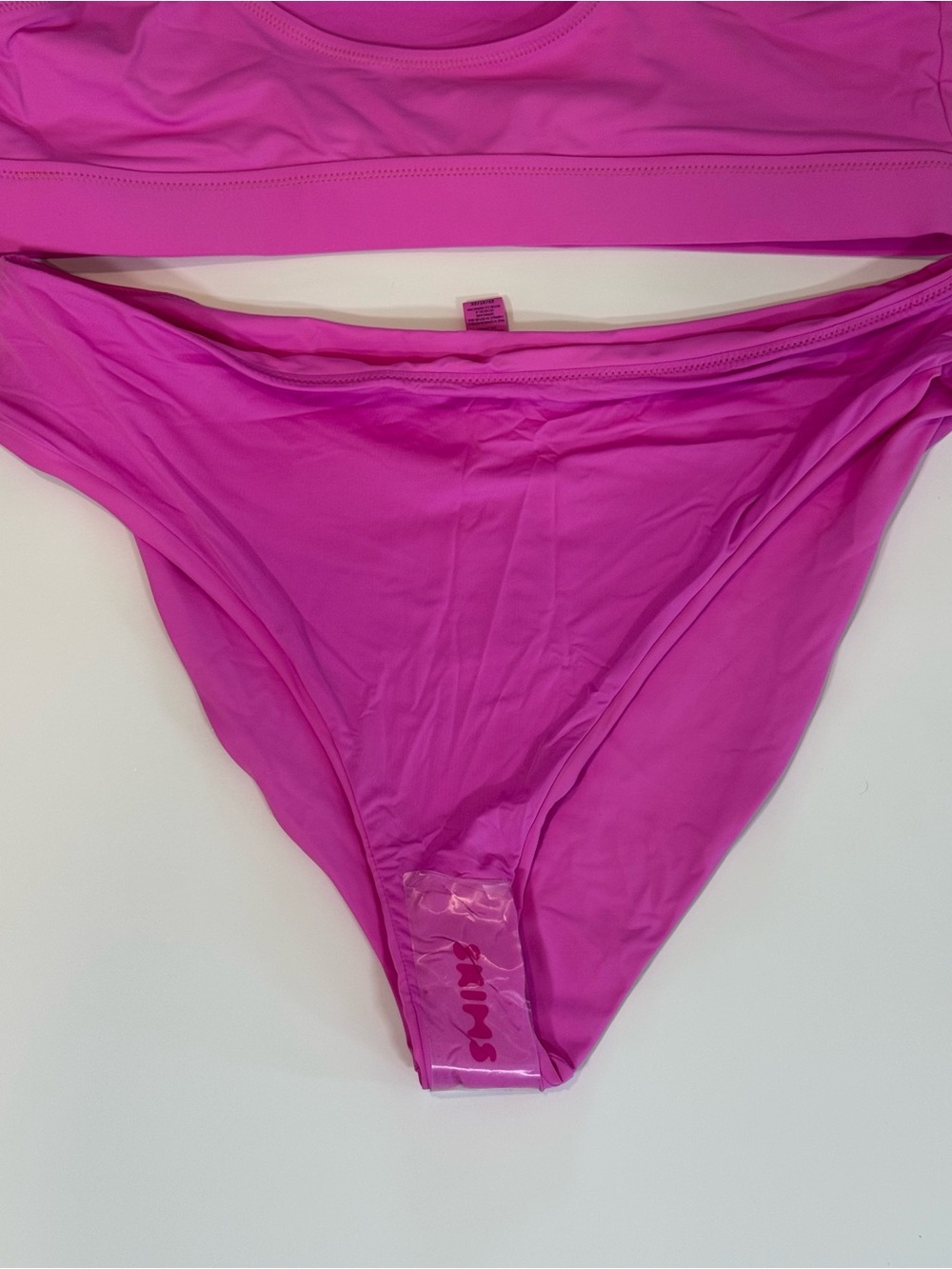 NWT SKIMS Two Piece Bikini in Neon Orchid Size 2X - Picture 6 of 6